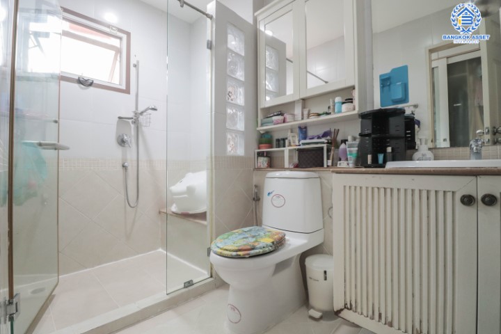 *****บ้านเดี่ยวมือสองนนทบุรี ทำเลโซนเมือง! แบรนด์ แสนสิริ* ม.บุราสิริ สนามบินน้ำ บ้านต่อเติมพร้อมอยู่ บนเนื้อที่ 112 ตร.ว. ฟังก์ชั่น 7 ห้องนอน 7 ห้องน้ำ 4 ที่จอด ภายในกว้างขวางเแบ่งเป็นสัดส่วน แถมฟรี !! เครื่องปรับอากาศ 10 เครื่อง, เครื่องทำน้ำอุ่น 5 เครื่อง บิ้วท์อินท์จัดเต็มทั้งหลัง! บนสุดยอดทำเลทอง ใกล้เซ็นทรัลรัตนาธิเบศร์ และ MRT สายสีม่วง "สถานีแยกนนทบุรี1"